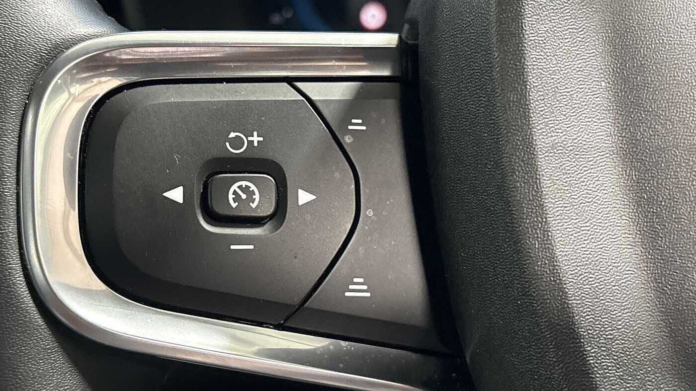 Used Volvo XC40 for sale - 76728269: Photo 26