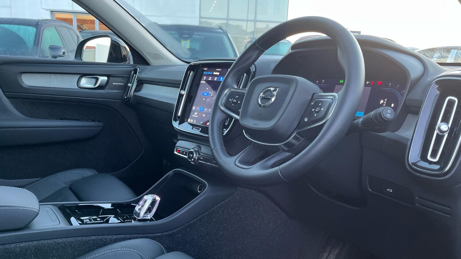 Used Volvo XC40 2025 for sale - 76728269: Photo 40