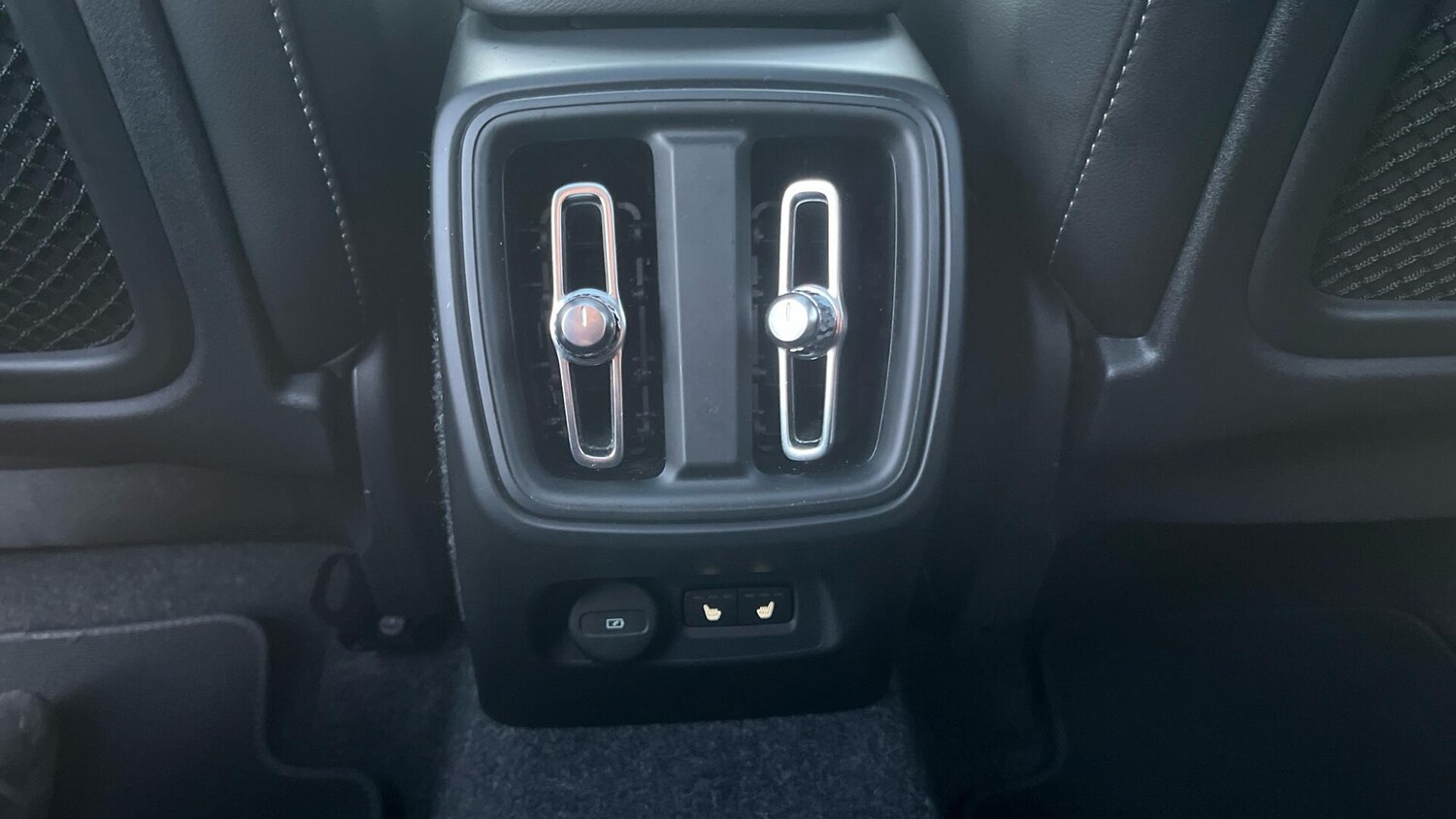 Used Volvo XC40 2025 for sale - 76728269: Photo 53