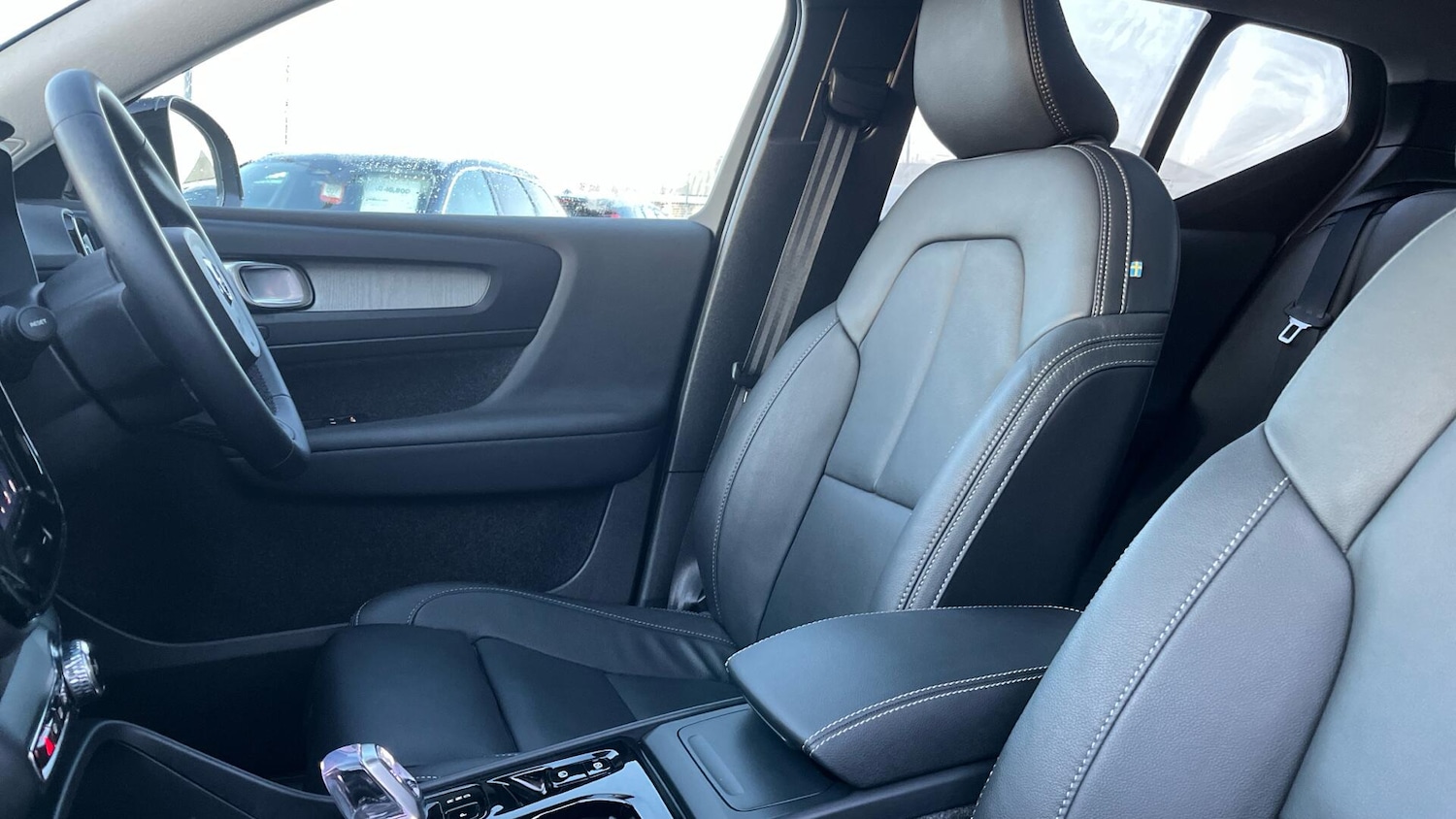 Used Volvo XC40 2025 for sale - 76728269: Photo 55