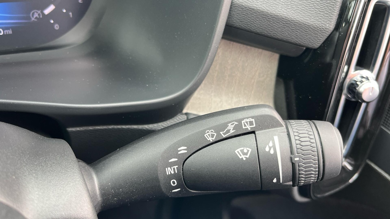 Used Volvo XC40 2023 for sale - 78007614: Photo 21