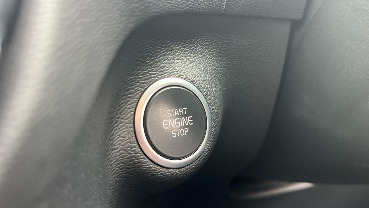 Used Volvo XC40 2023 for sale - 78007614: Photo 25