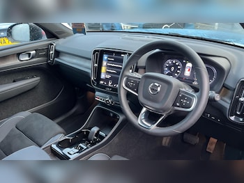 Used Volvo XC40 2023 for sale - 77314771: Photo