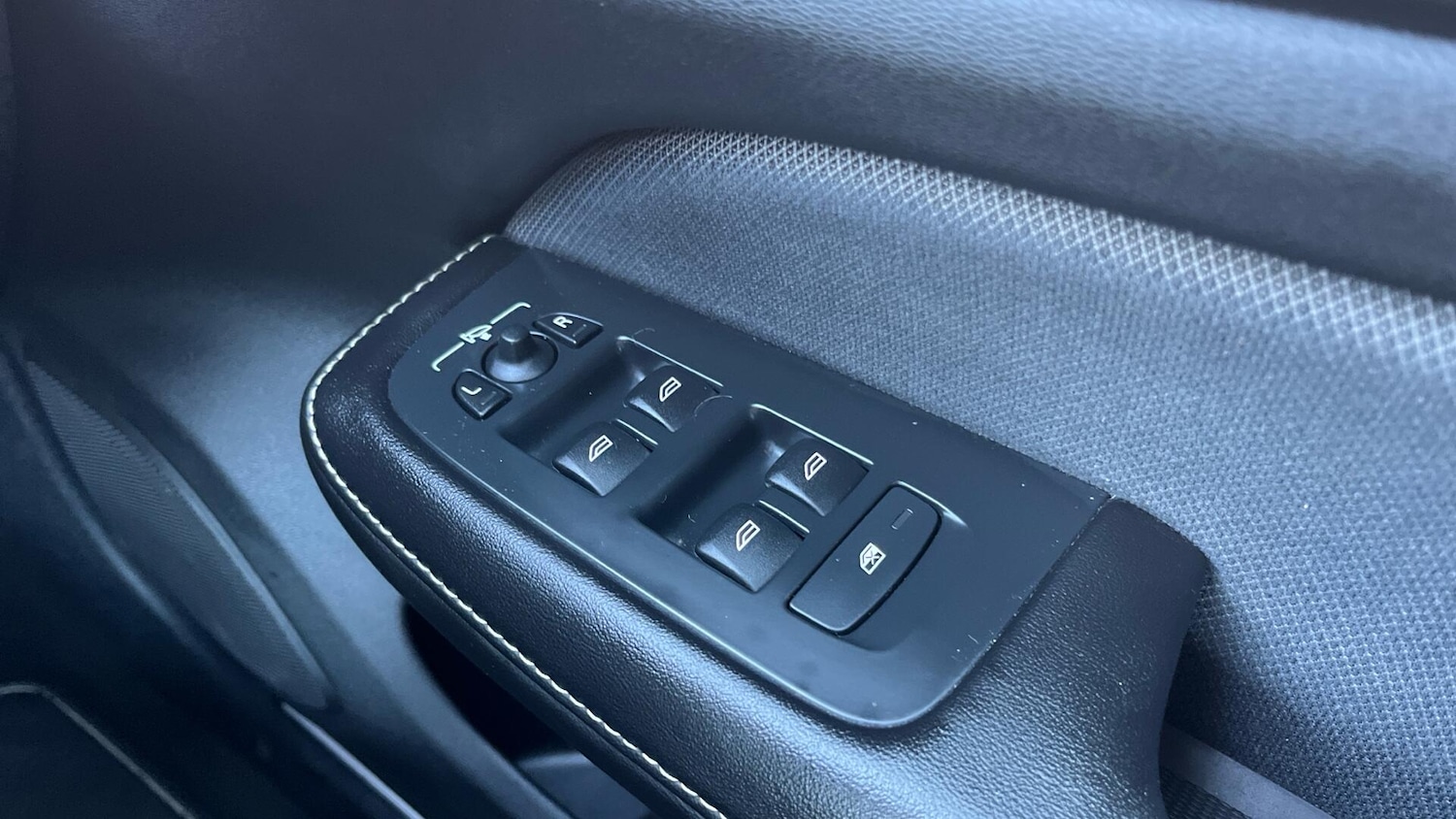 Used Volvo S60 for sale - 77549307: Photo 23