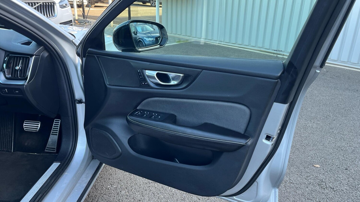 Used Volvo S60 for sale - 77549307: Photo 28