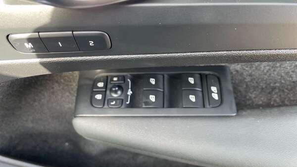 Used Volvo XC40 2024 for sale - 74395419: Photo 28