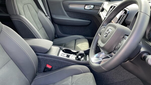 Used Volvo XC40 2024 for sale - 74395419: Photo 9