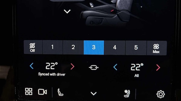 Used Volvo XC40 2024 for sale - 76239614: Photo 40