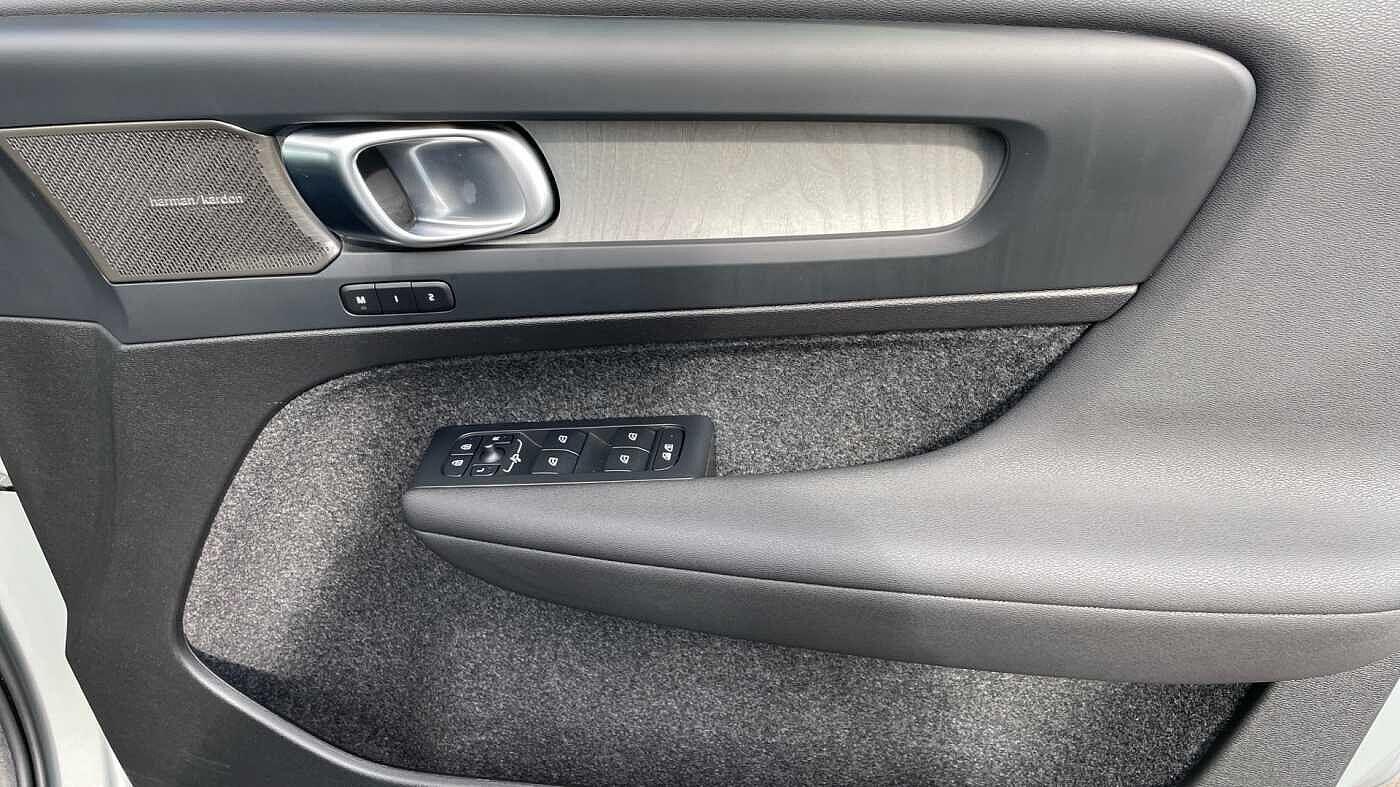 Used Volvo XC40 2025 for sale - 76592672: Photo 25