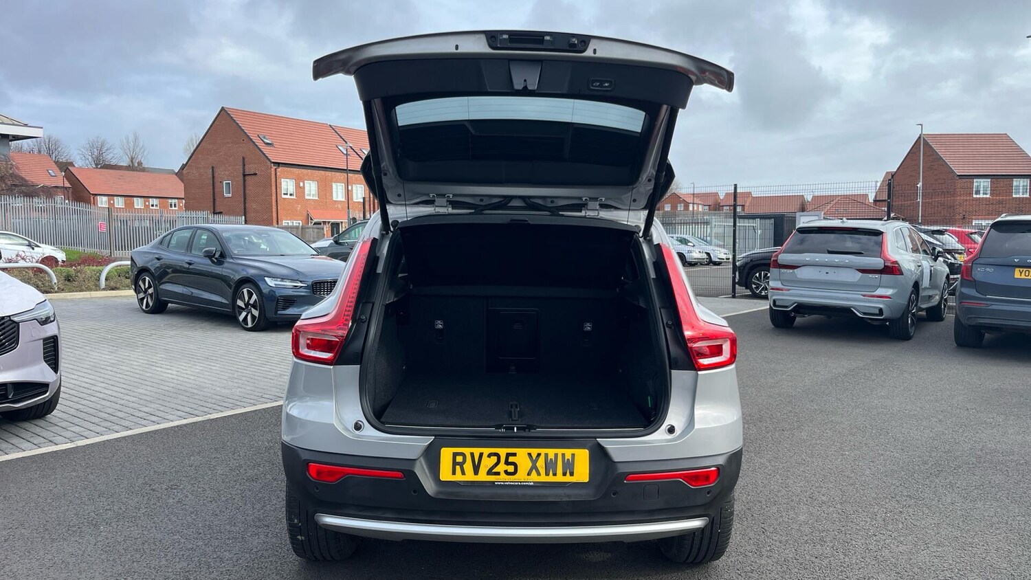 Used Volvo XC40 2025 for sale - 77633037: Photo 13