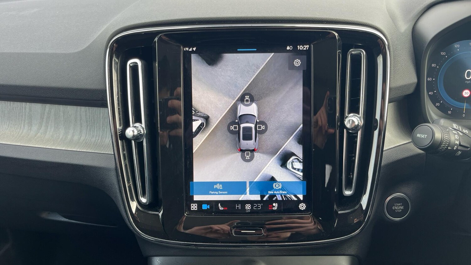 Used Volvo XC40 2025 for sale - 77633037: Photo 17