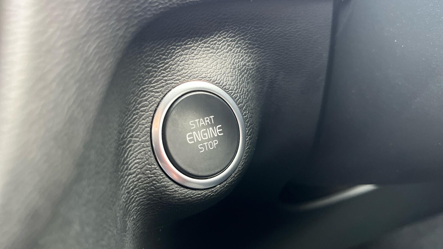 Used Volvo XC40 2025 for sale - 77633037: Photo 25