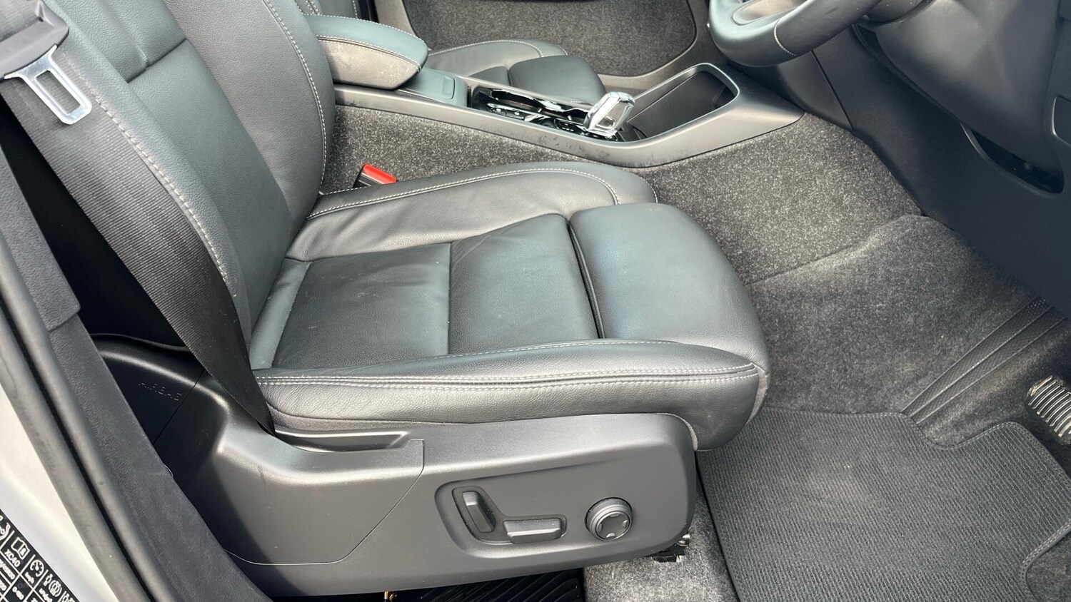 Used Volvo XC40 2025 for sale - 77633037: Photo 28