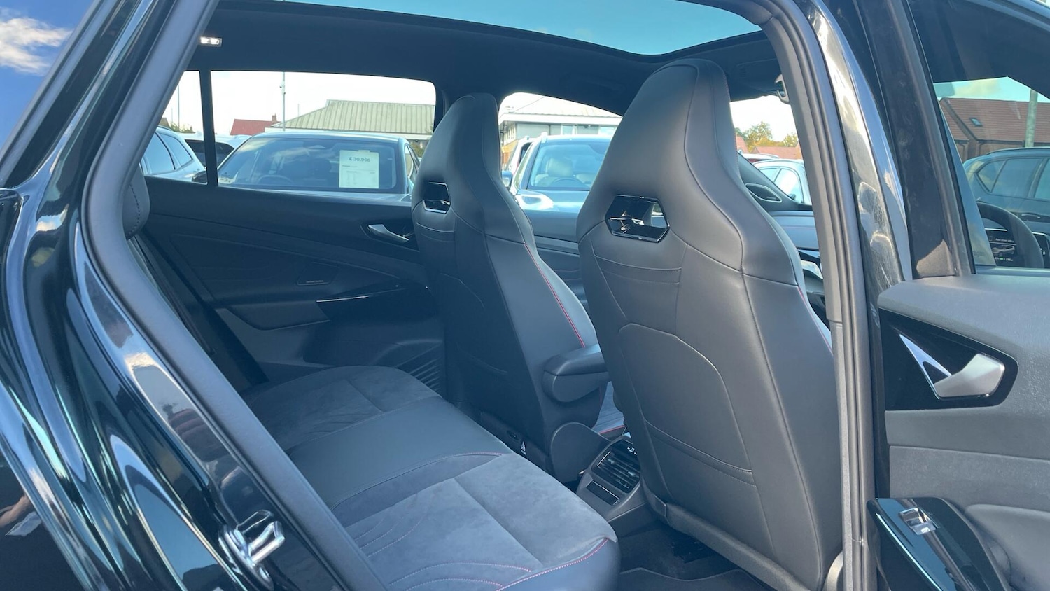 Used Volkswagen ID.4 2025 for sale - 76247796: Photo 6