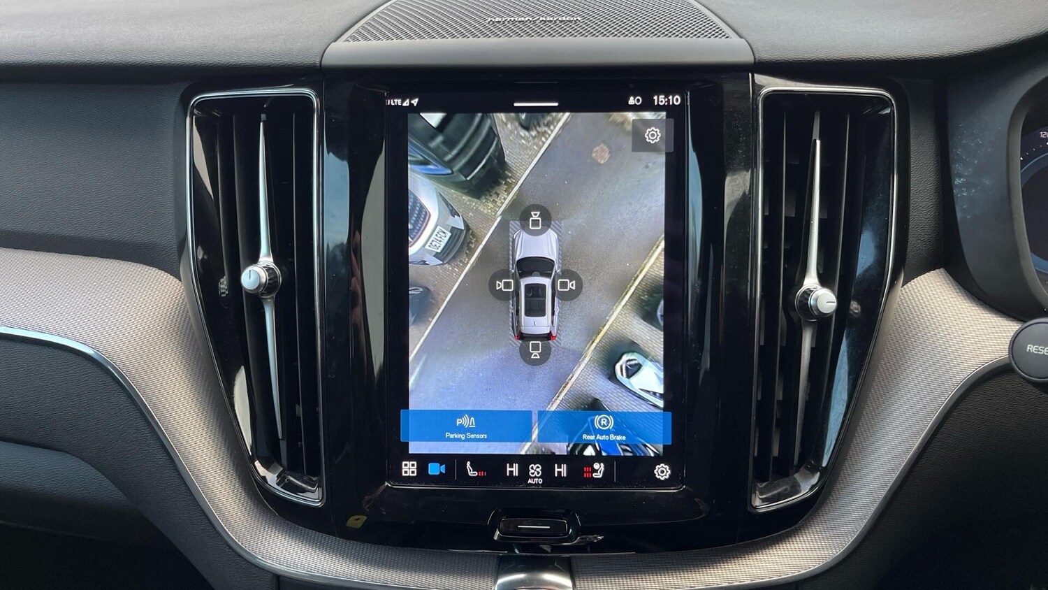 Used Volvo XC60 2023 for sale - 77396696: Photo 17