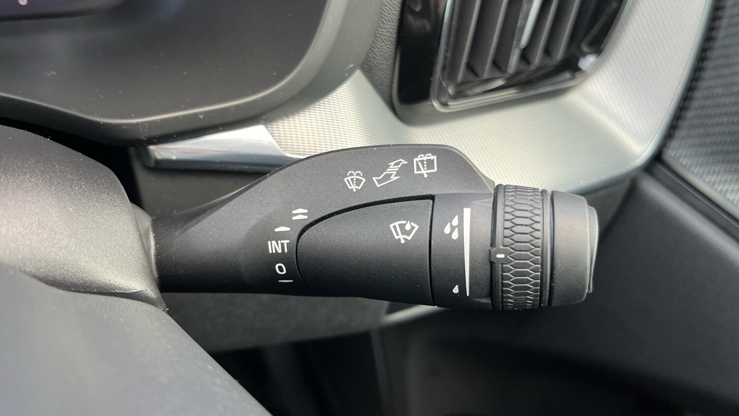 Used Volvo XC60 2023 for sale - 77396696: Photo 21