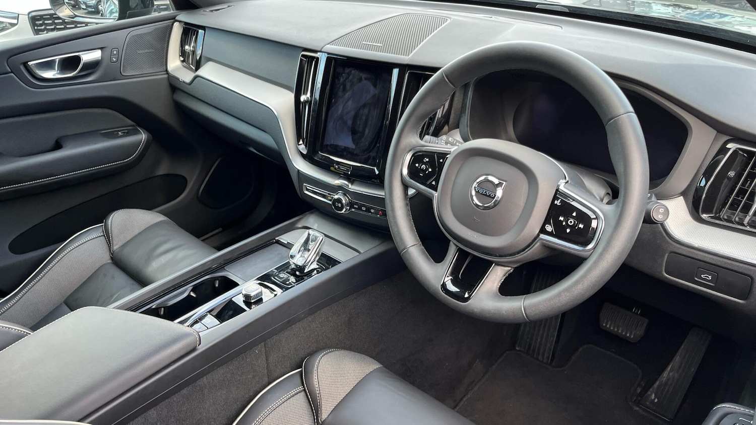 Used Volvo XC60 2023 for sale - 77396696: Photo 4