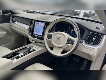 Used Volvo XC60 2022 for sale - 76084755: Photo