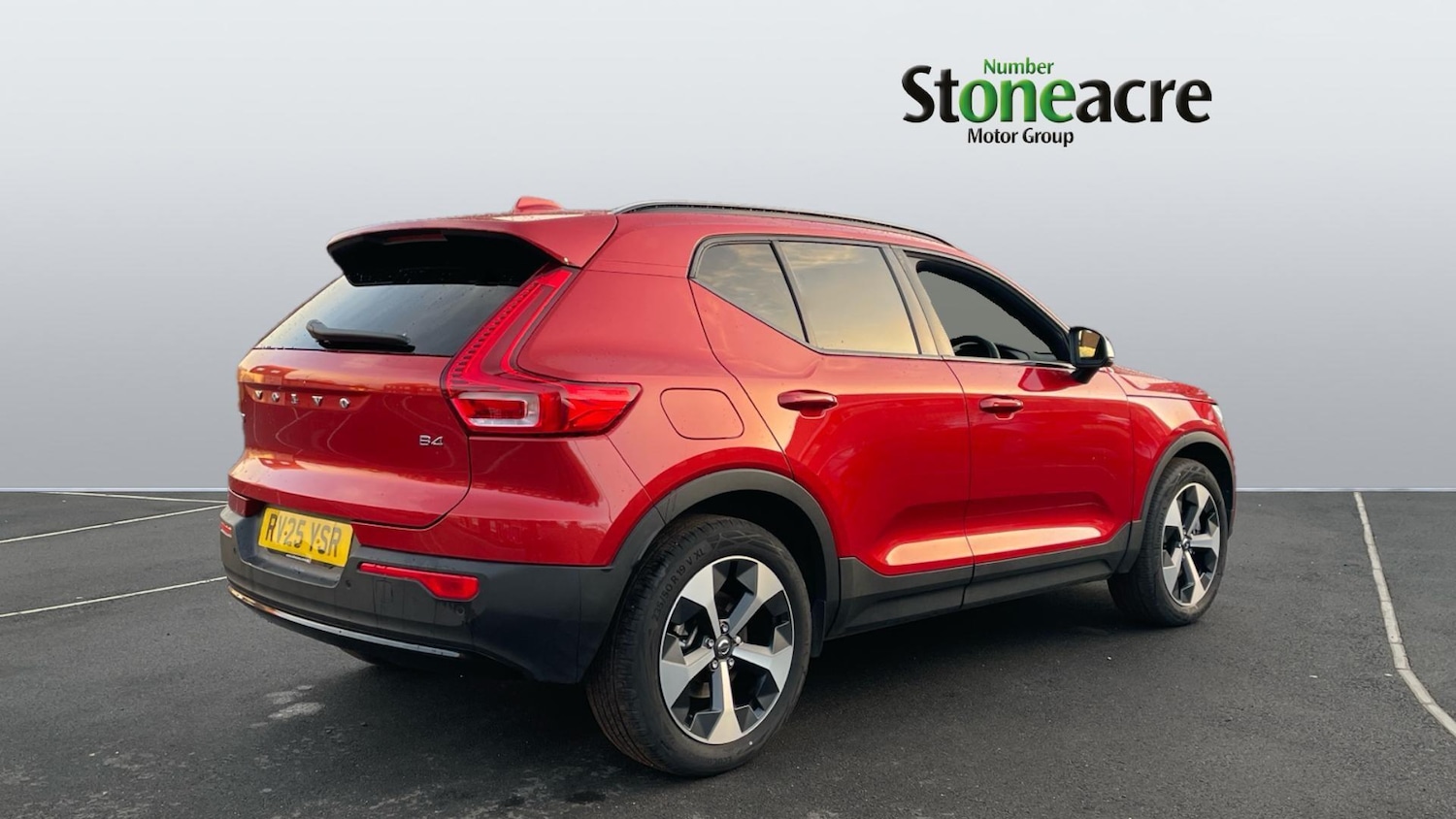 Used Volvo XC40 2025 for sale - 76990275: Photo 2