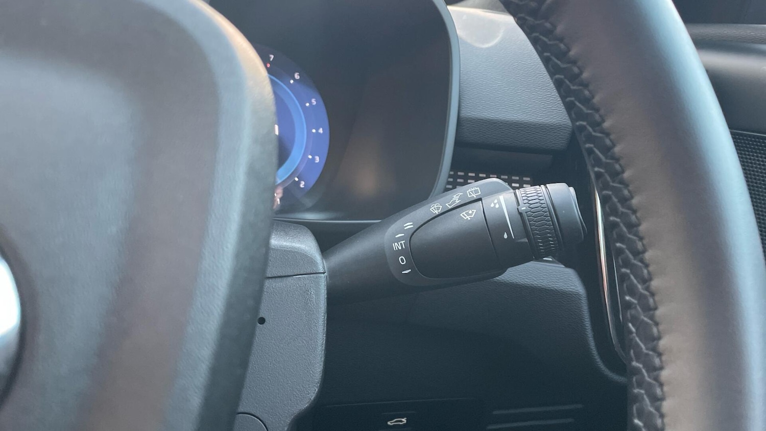 Used Volvo XC40 2025 for sale - 76990275: Photo 23