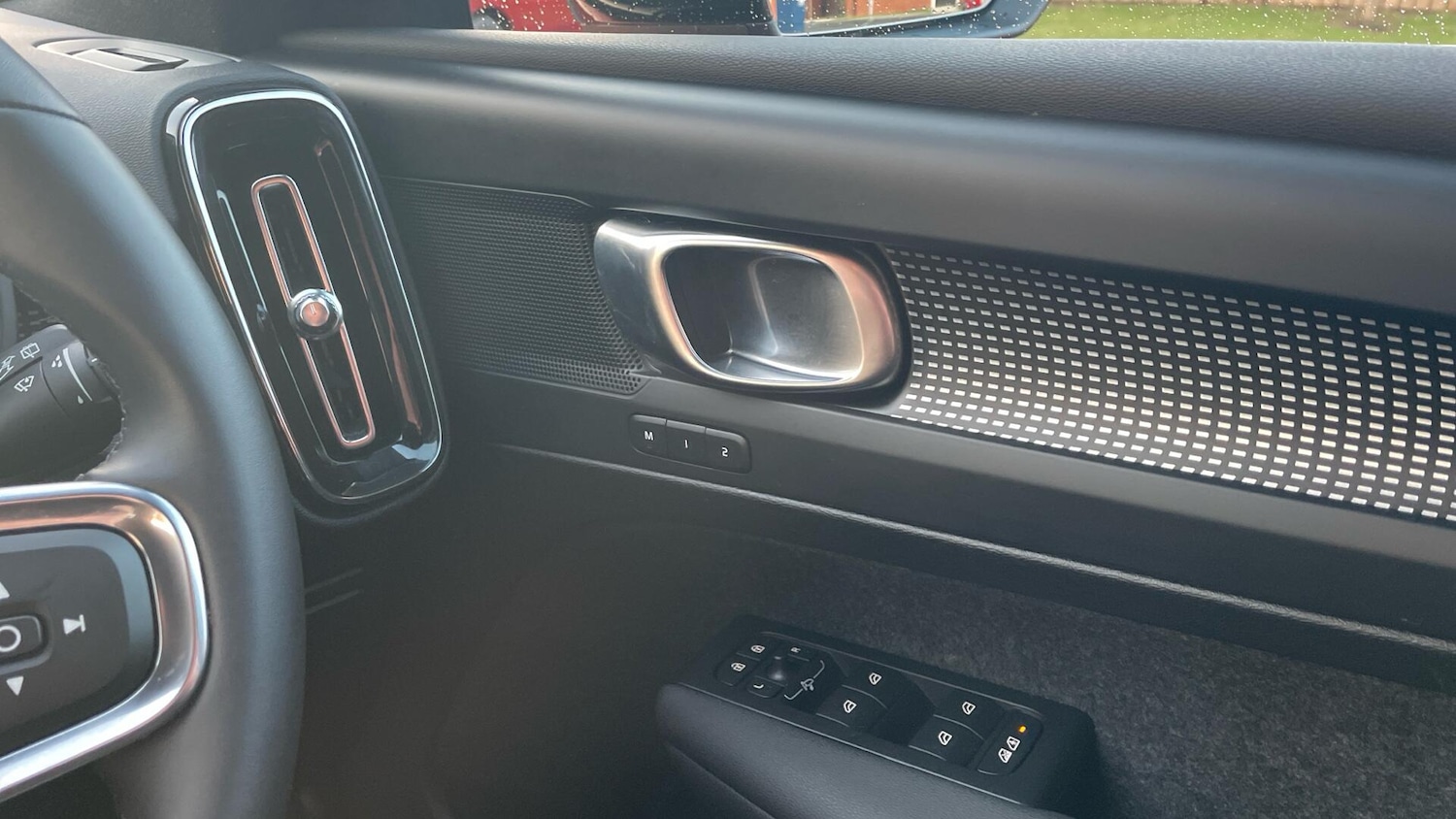 Used Volvo XC40 2025 for sale - 76990275: Photo 24