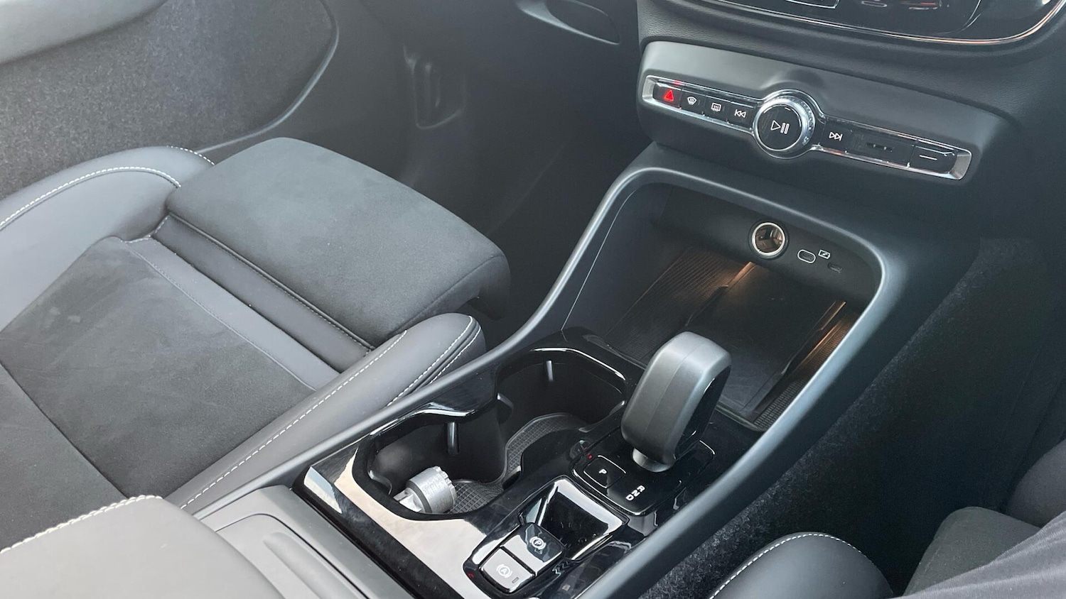 Used Volvo XC40 2025 for sale - 76990275: Photo 26