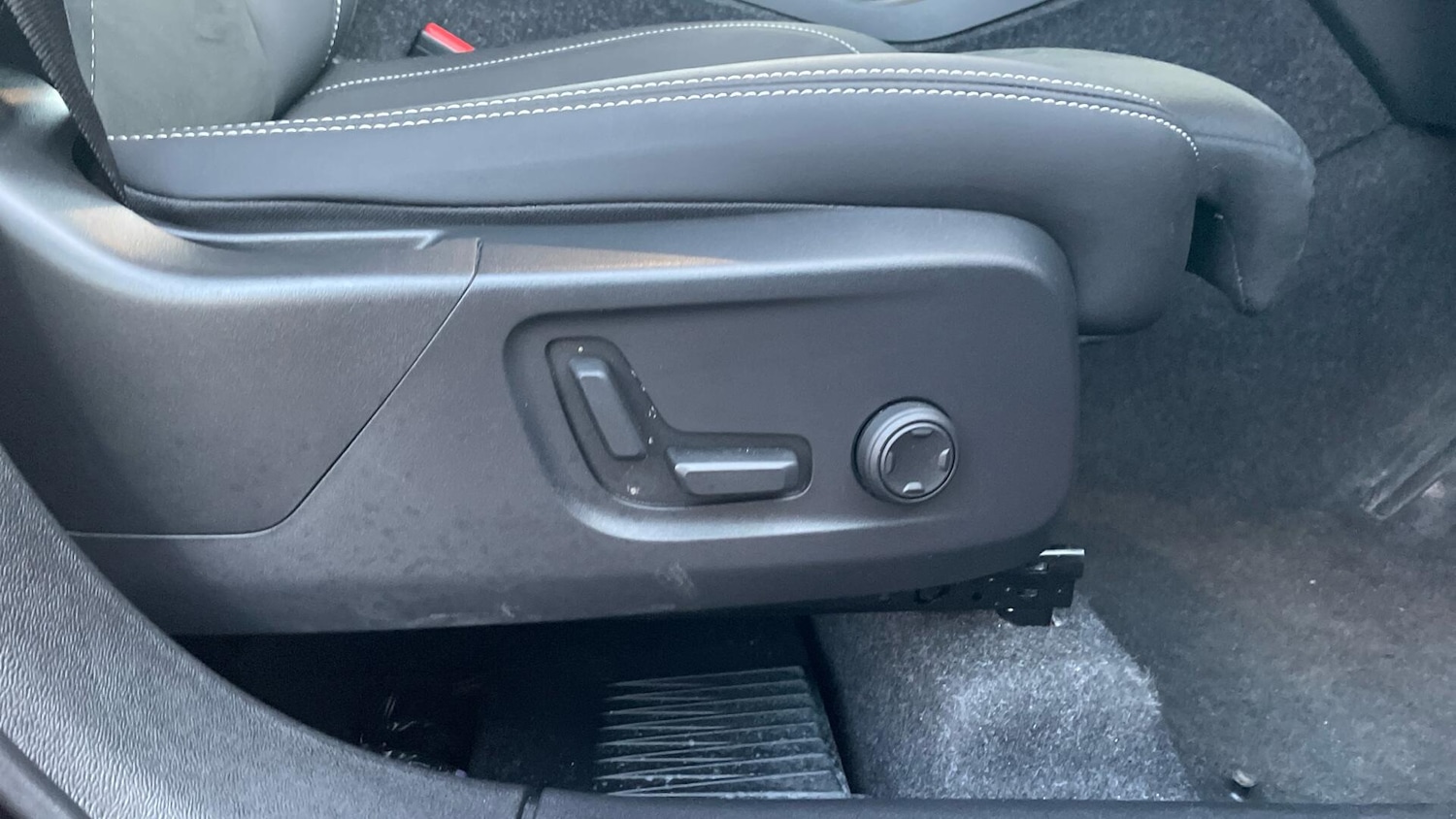 Used Volvo XC40 2025 for sale - 76990275: Photo 38