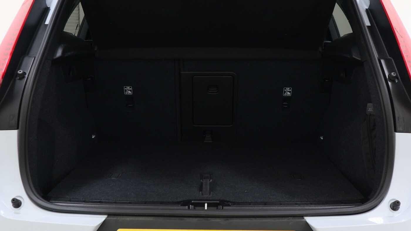 Used Volvo XC40 2024 for sale - 76887311: Photo 14