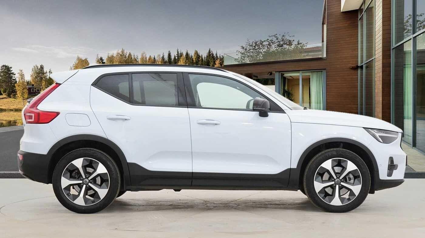 Used Volvo XC40 2024 for sale - 76887311: Photo 2