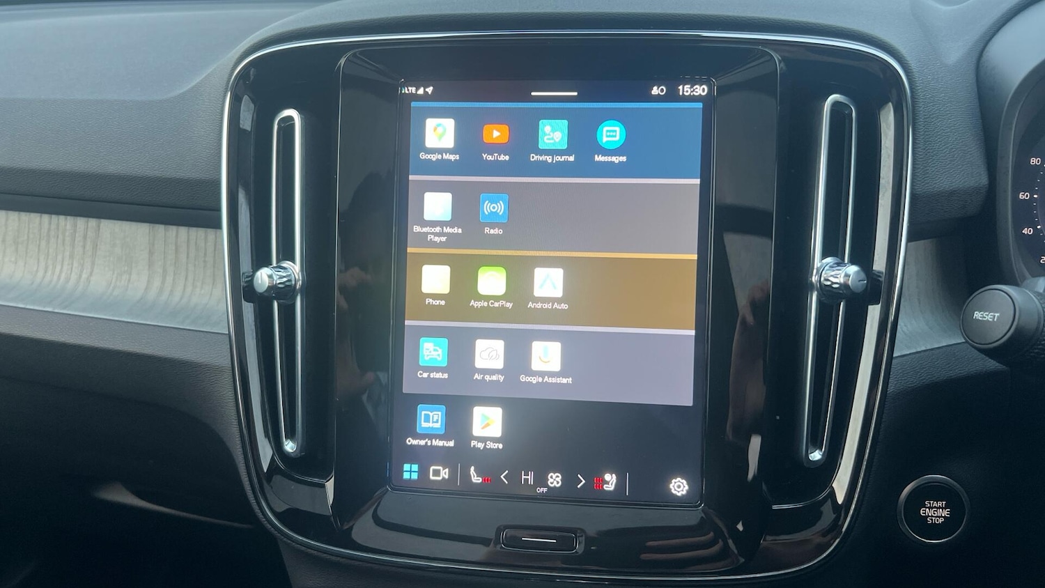 Used Volvo XC40 2024 for sale - 76990197: Photo 17