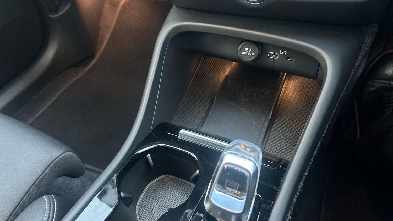 Used Volvo XC40 2024 for sale - 76990197: Photo 26