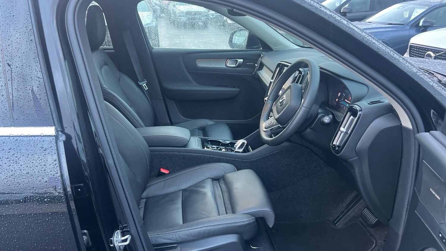 Used Volvo XC40 2024 for sale - 76990197: Photo 43