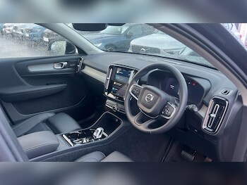 Used Volvo XC40 2024 for sale - 76990197: Photo
