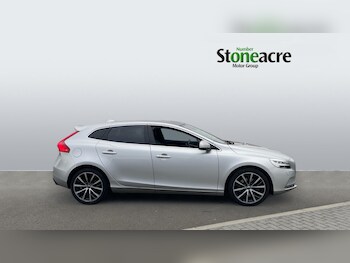Used Volvo V40 2019 for sale - 77550309: Photo