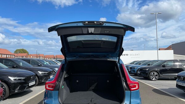 Used Volvo XC40 2024 for sale - 75670803: Photo 13