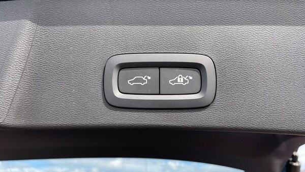Used Volvo XC40 2024 for sale - 75670803: Photo 35