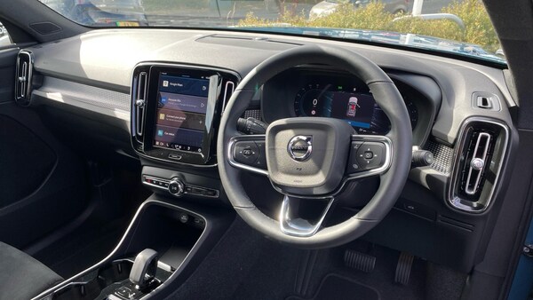 Used Volvo XC40 2024 for sale - 75670803: Photo 4