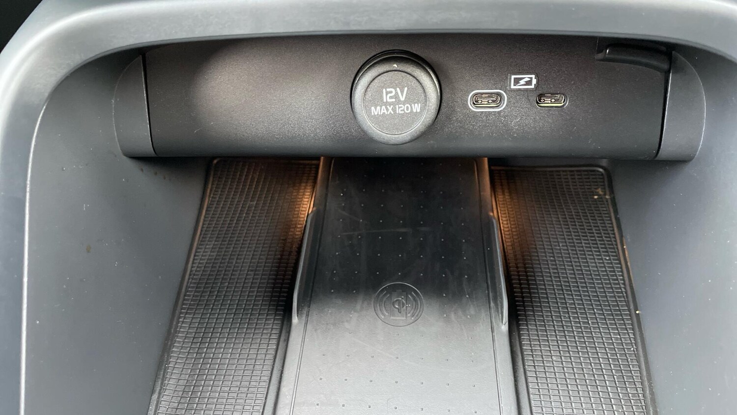 Used Volvo XC40 2024 for sale - 75670803: Photo 59