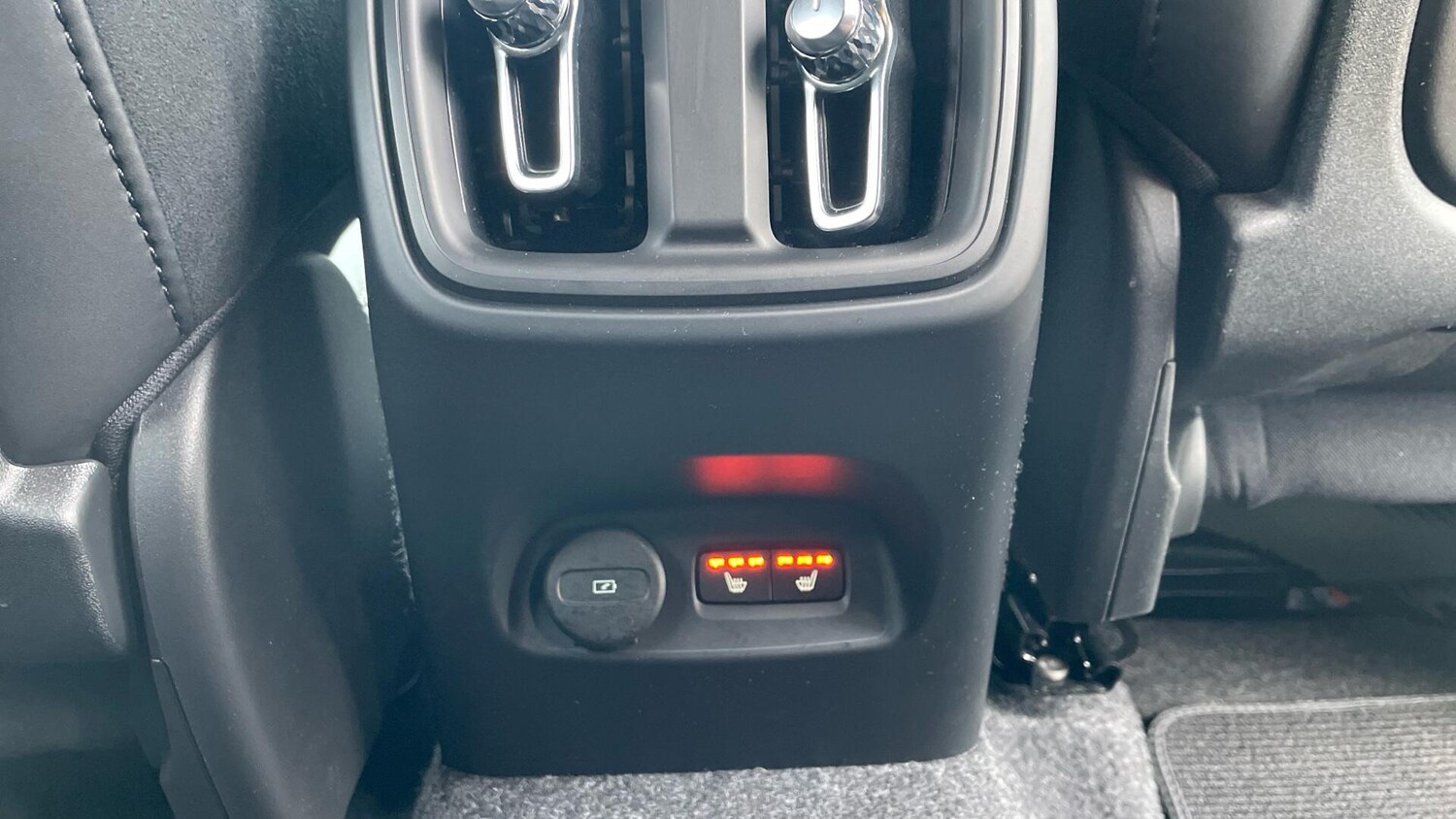 Used Volvo XC40 2024 for sale - 75670803: Photo 65