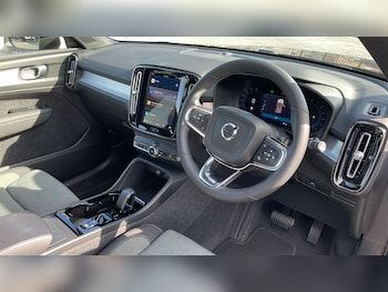 Used Volvo XC40 2023 for sale - 75401589: Photo