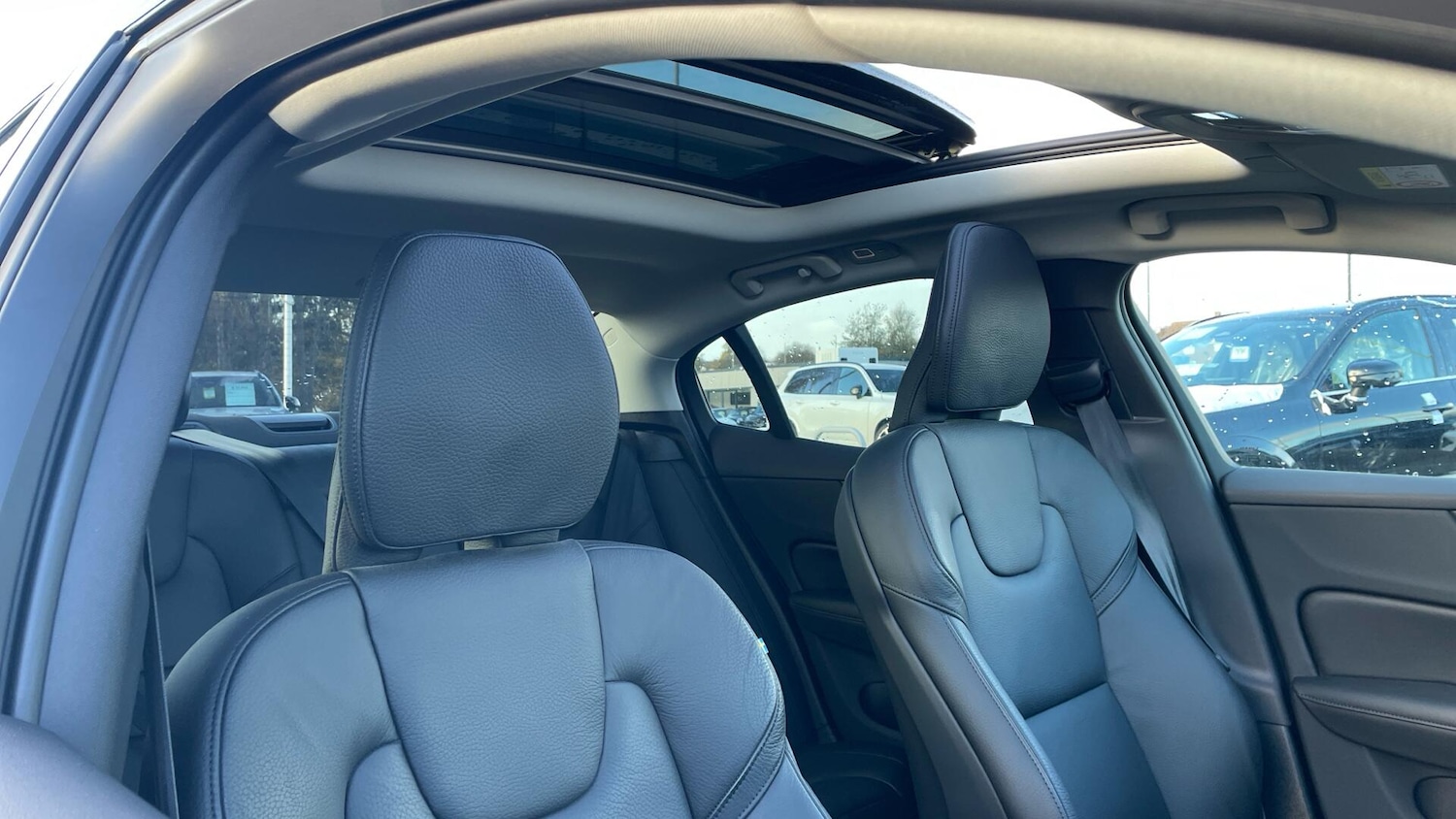 Used Volvo S60 2023 for sale - 76997664: Photo 42