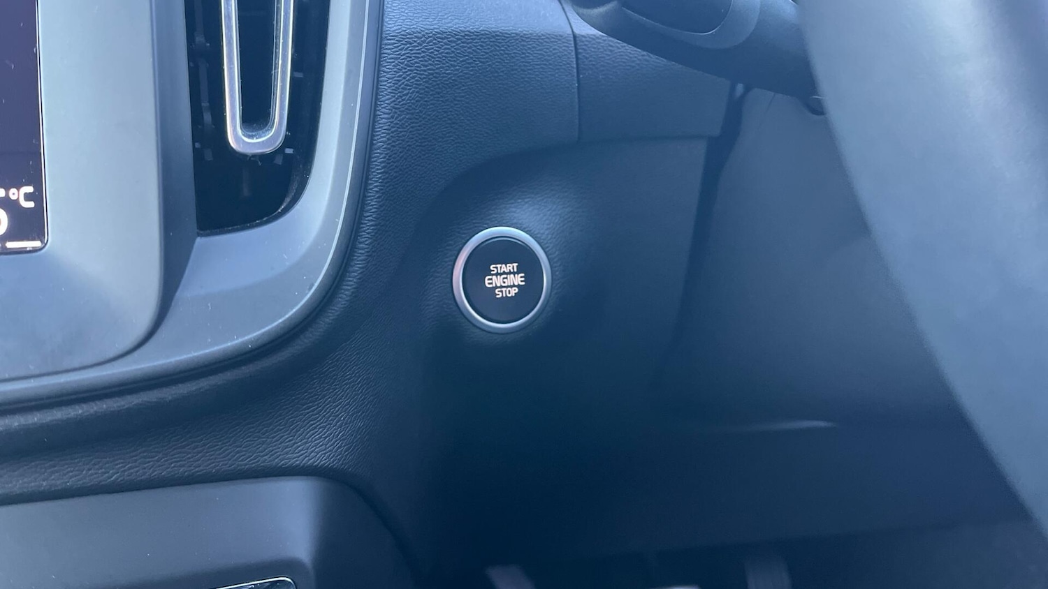 Used Volvo XC40 2022 for sale - 77175305: Photo 57