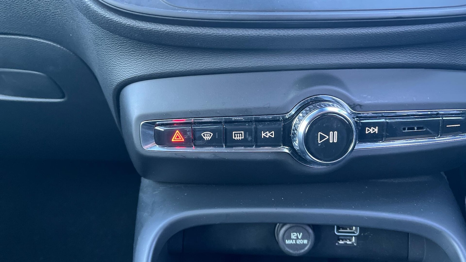 Used Volvo XC40 2022 for sale - 77175305: Photo 59