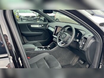 Used Volvo XC40 2025 for sale - 78705727: Photo