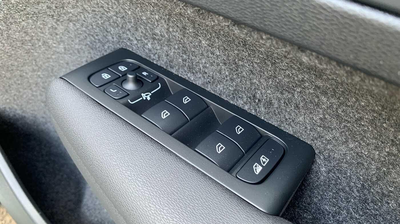 Used Volvo XC40 2025 for sale - 78170832: Photo 26