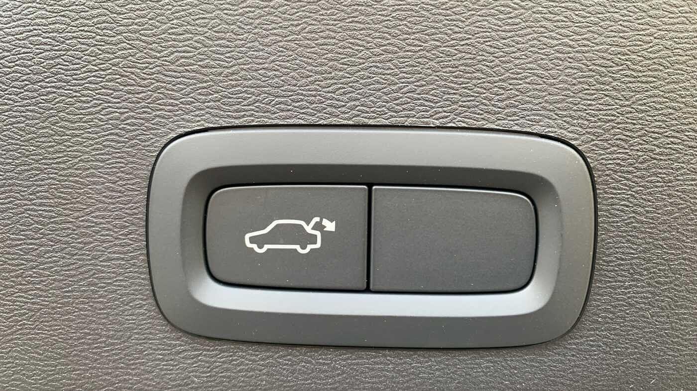 Used Volvo XC40 2025 for sale - 78170832: Photo 37