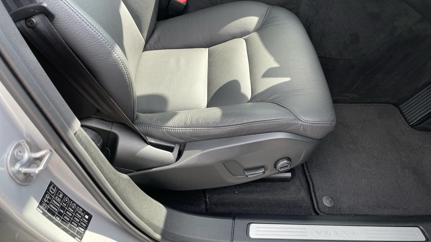 Used Volvo XC60 2024 for sale - 76020625: Photo 100