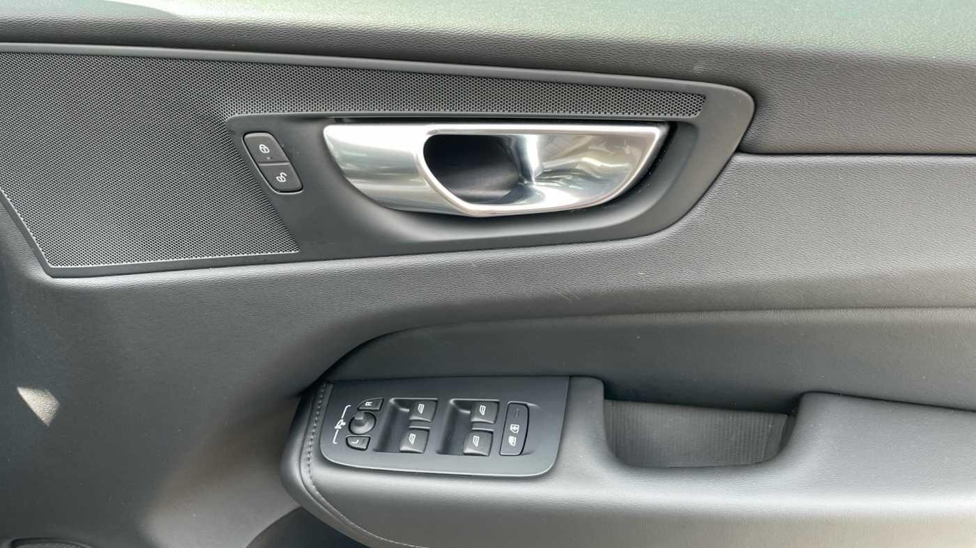 Used Volvo XC60 2024 for sale - 76020625: Photo 31