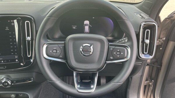 Used Volvo XC40 2023 for sale - 75185947: Photo 10