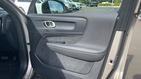 Used Volvo XC40 2023 for sale - 75185947: Photo 27